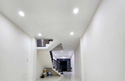 Bán nhà 3 tầng mới tinh