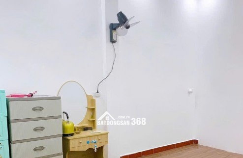 BÁN NHÀ 2,5 TẦNG MẶT LÝ BÔN - KÌ BÁ CỰC HIẾM, 90M2 SỬ DỤNG, DÒNG TIỀN ỔN ĐỊNH, KHÔNG PHẠM LỖI.