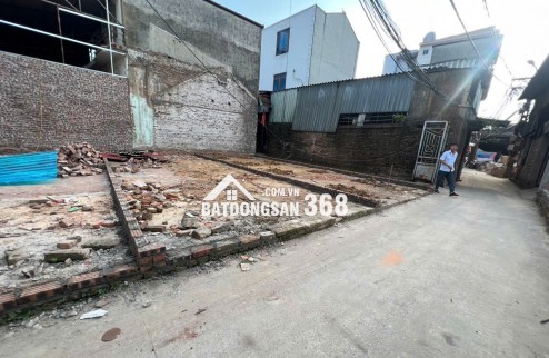 Cắt lỗ lô duy nhất diện tích 244 m mặt tiền 10 m đất vuông  giá chỉ 20 tr 1 m2  Đường xe ô tô đỗ cửa Phù Khê Thượng  Đất nằm trong khu dân cư đông đúc
