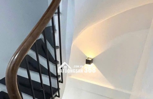 Bán nhà riêng tại Phường Kim Mã, Ba Đình, Hà Nội diện tích 27m2 giá 6.88 Tỷ