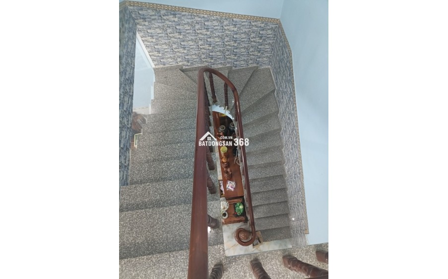 NHÀ 2 TẦNG BTCT - XÂY TƯỜNG 20CM - CÁCH ĐẠI HỌC TÀI CHÍNH MARKETING 50M - CÓ PN TRỆT - SÂN ĐỂ Ô TÔ = 5.8 tỷ