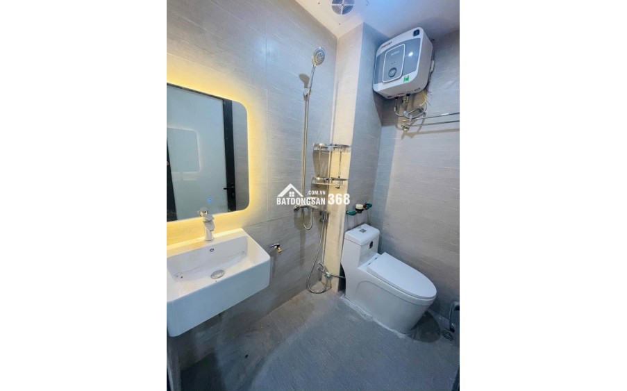 Bán căn CCMN 60m, 10 phòng khép kín full đồ, thang máy êm ru, dòng tiền ổn định, vài bước ra phố, khu Bách -  Kinh - Xây