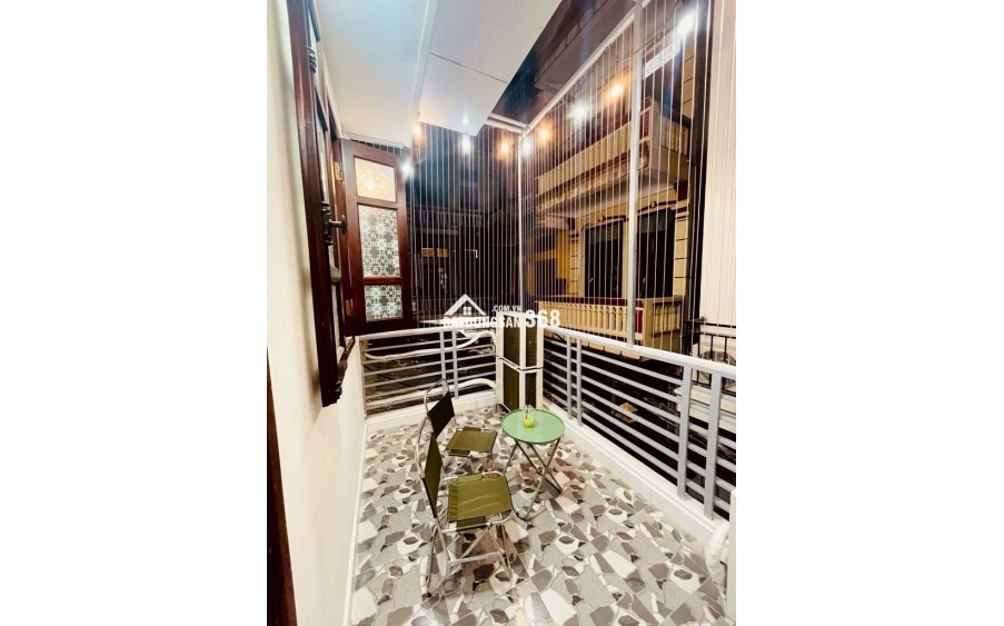 Bán căn CCMN 60m, 10 phòng khép kín full đồ, thang máy êm ru, dòng tiền ổn định, vài bước ra phố, khu Bách -  Kinh - Xây