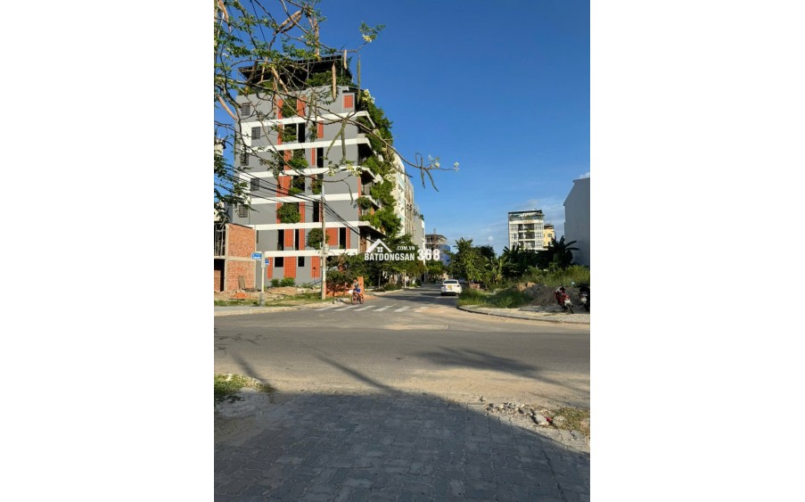 + Nhà 4 tầng kinh doanh, mặt tiền đường châu thị vĩnh tế, sát đỗ bá, khu phố đi bộ và ẩm thực đông vui 24/24h.