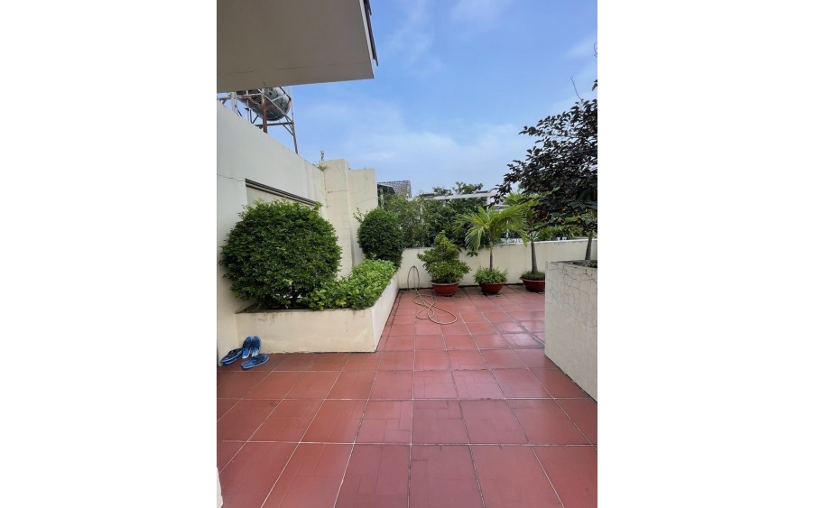 Chủ đi định cư bán gấp căn biệt thự sân vườn, 360m2, KDC Sadeco Phước Kiển, đối diện trường RMIT