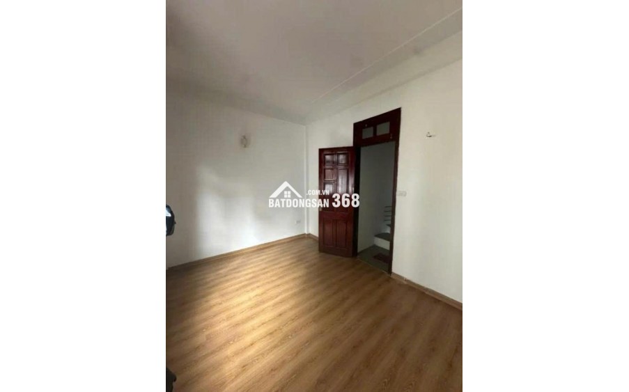 NHÀ MỚI Ở NGAY THỊNH QUANG - ĐỐNG ĐA - MẶT NGÕ - DÂN TRÍ CAO - AN NINH TỐT - 3 PHÒNG NGỦ - SỔ ĐỎ RIÊNG - HÀNG HIẾM CÒN XÓT LẠI - VIEW CỰC THOÁNG - DT