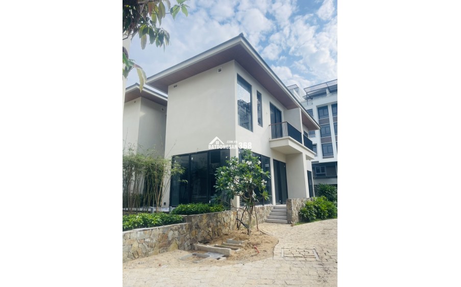 L'aurora Phu Yen Dự án nghỉ dưỡng 5* đầu tiên ở Phú Yên sở hữu vị trí đắc địa 4 mặt tiền đường sát biển.