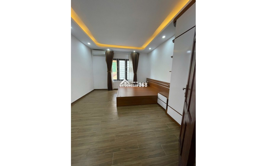 Nhỉnh 6 tỷ ,CC gửi bán căn trung tâm Văn Phú - Hà Đông  32m2 - 4 tầng-  MT 4.1m