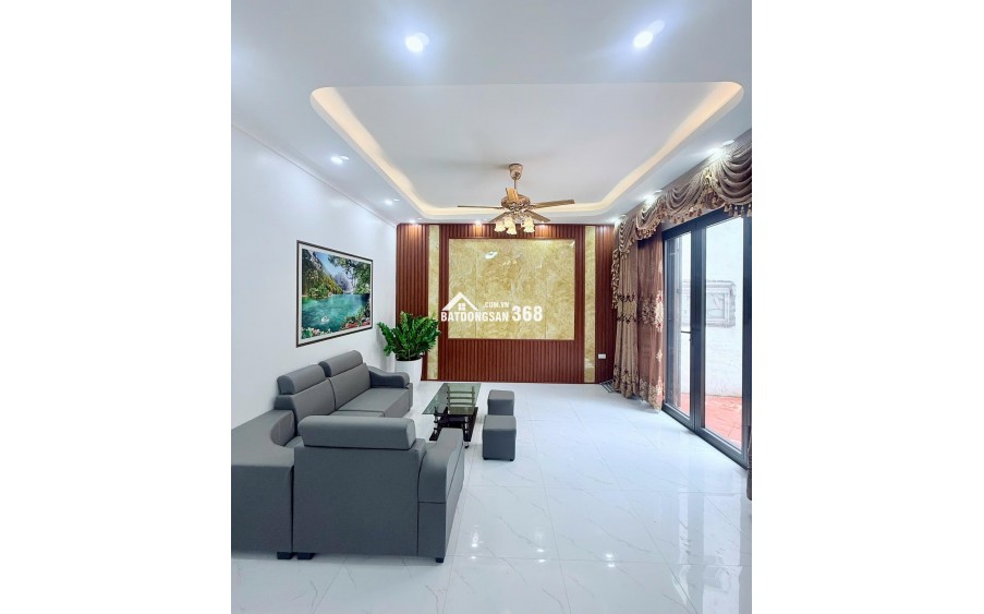 Nhỉnh 4 tỷ ,CC gửi bán căn tại Yên Nghĩa - Hà Đông  35m2- 5 tầng-  MT 7.7m nhà mới