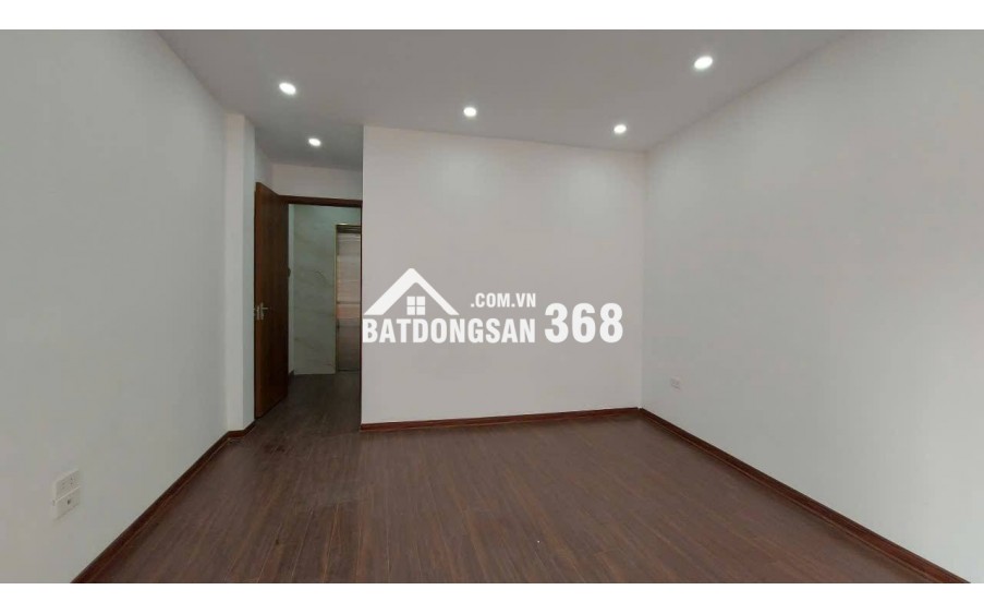 Nhỉnh #5 tỷ tọa lạc tại Quang Trung- Hà Đông | 35M2 - 4 Tầng - 4 MT | nhiều tiện ich