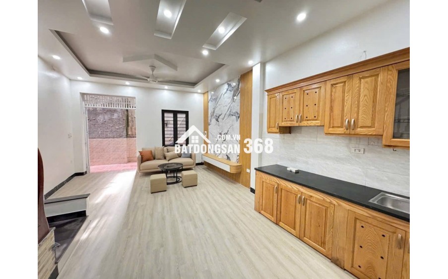 Nhỉnh 6 tỷ ,CC gửi bán căn trung tâm Văn Phú - Hà Đông  32m2 - 4 tầng-  MT 4.1m