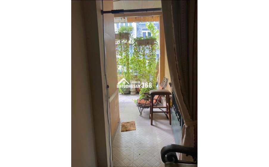 Bán nhà MT Trương Hoàng Thanh P12 Tân Bình 2 lầu (4PN, 3WC)