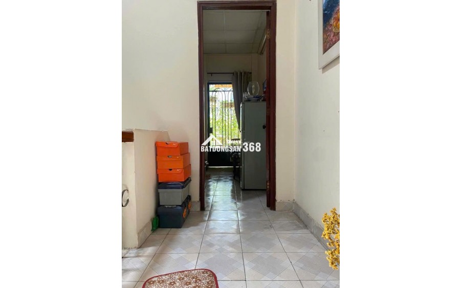 Bán nhà MT Trương Hoàng Thanh P12 Tân Bình 2 lầu (4PN, 3WC)