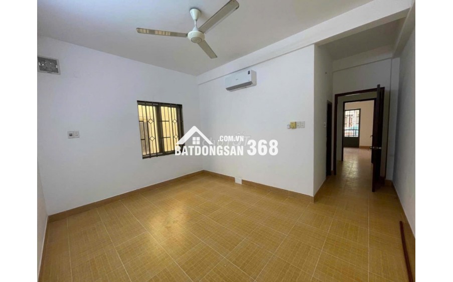 Bán nhà 1 trệt 2 lầu 1 sân thượng số 12 Đồng Nai P2 Q Tân Bình