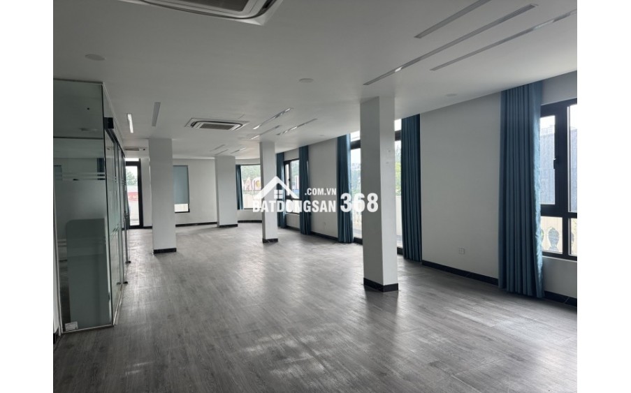 bán nhà phố Yên Xá, Thanh Trì, lô góc 2 mặt tiền, 230m2, 7 tầng thang máy, giá 83 tỉ