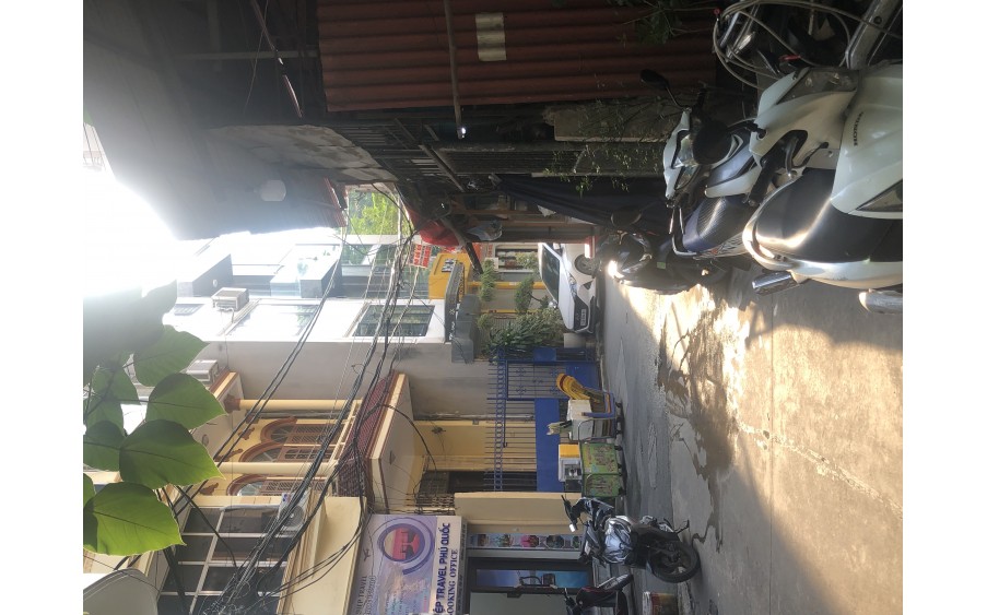 BÁN NHÀ MẶT TIỀN KHỦNG NGÕ Ô TÔ TRÁNH TT QUẬN HAI BÀ TRƯNG