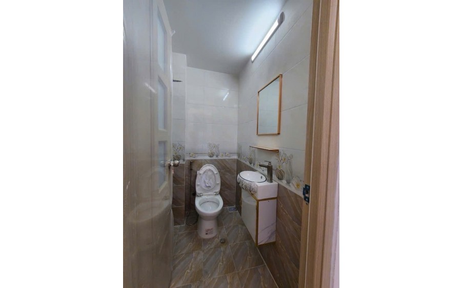 AN DƯƠNG VƯƠNG - BÀ HOM Q6 - NGANG NỞ HẬU HƠN 4M - NHÀ MỚI 1 SẸT - 4 TẦNG - 34M2 - VÀI BƯỚC RA MẶT TIỀN - NHỈNH 4 TỶ CÒN TL