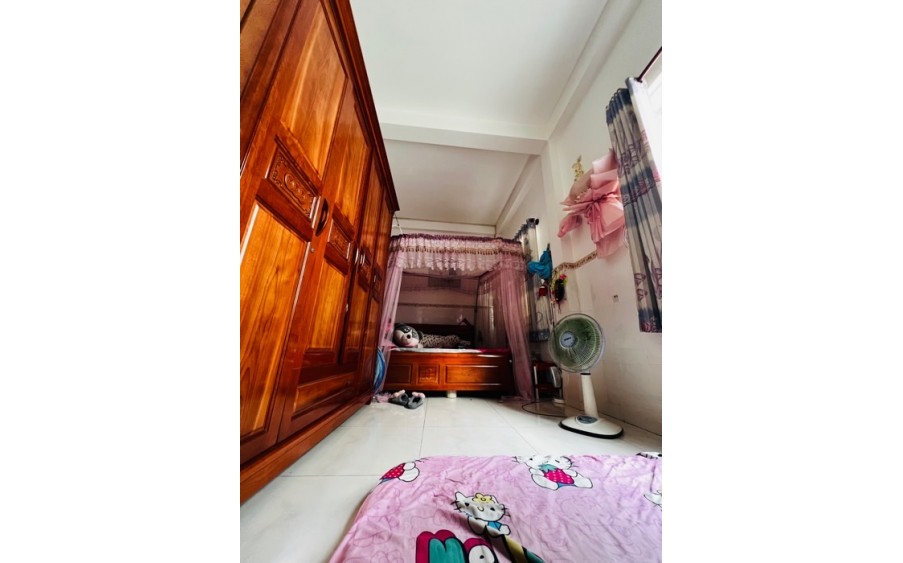 Bán nhà đẹp 1 trệt 2 lầu sân thượng , mặt tiền khủng 8m ngay Bình Tân - gần trạm thu phí - ô tô thông 8 hướng