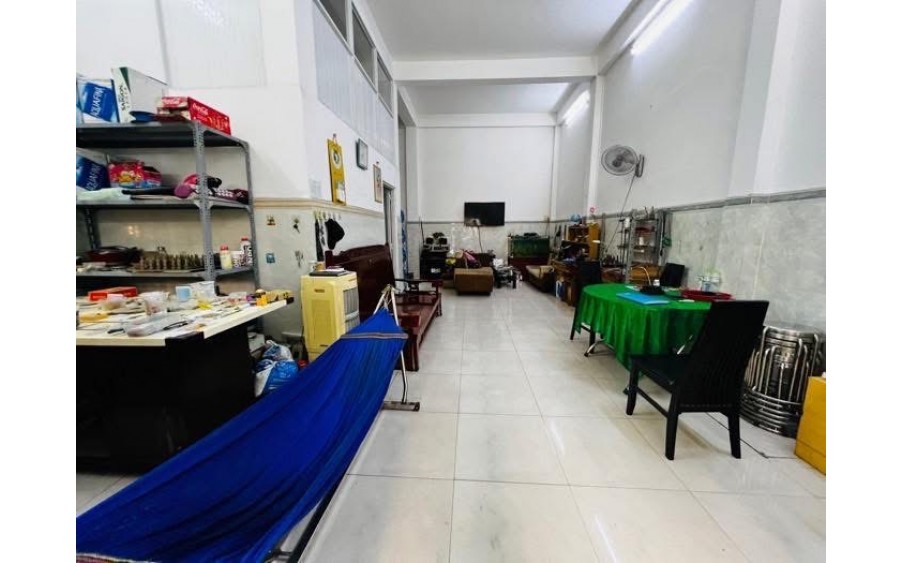 Chính chủ cần tiền bán gấp nhà mặt tiền khủng, ô tô thông khắp ngã