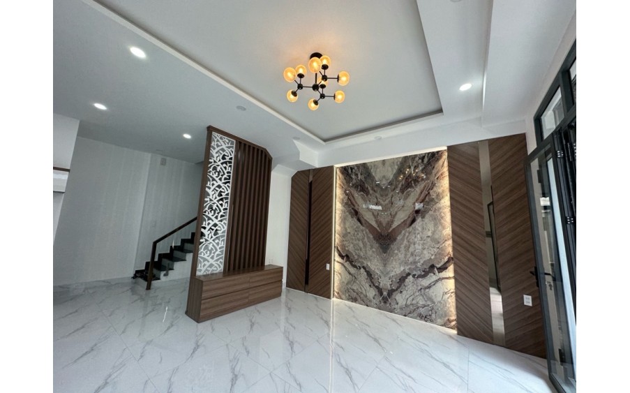 Bán nhà căn gốc khu dâm cư sầm uất , giá trị đất tăng từng ngày