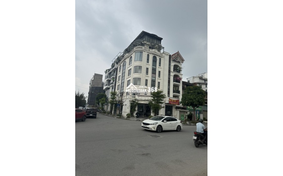 bán nhà phố Yên Xá, Thanh Trì, lô góc 2 mặt tiền, 230m2, 7 tầng thang máy, giá 83 tỉ