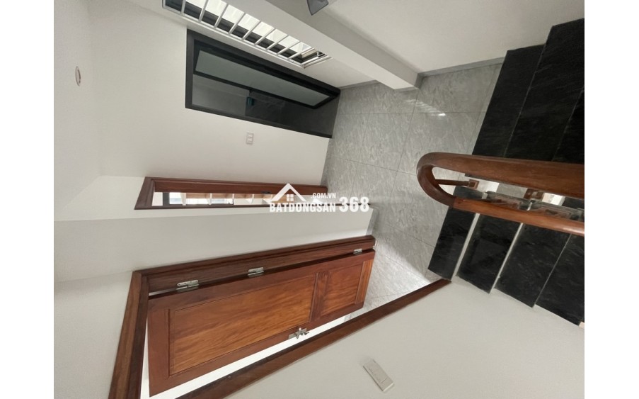 Nhà Lê Quang Đạo, lô góc, dân xây 40m2, 5 tầng chỉ 7 tỷ