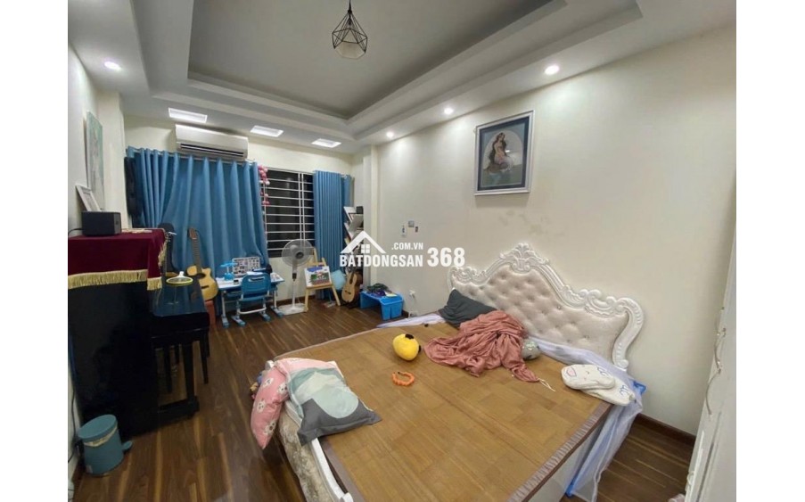 Nhà Thuỵ Phương, 5 tầng, dân xây, xe 45 chỗ đỗ cửa chỉ 6,9 tỷ