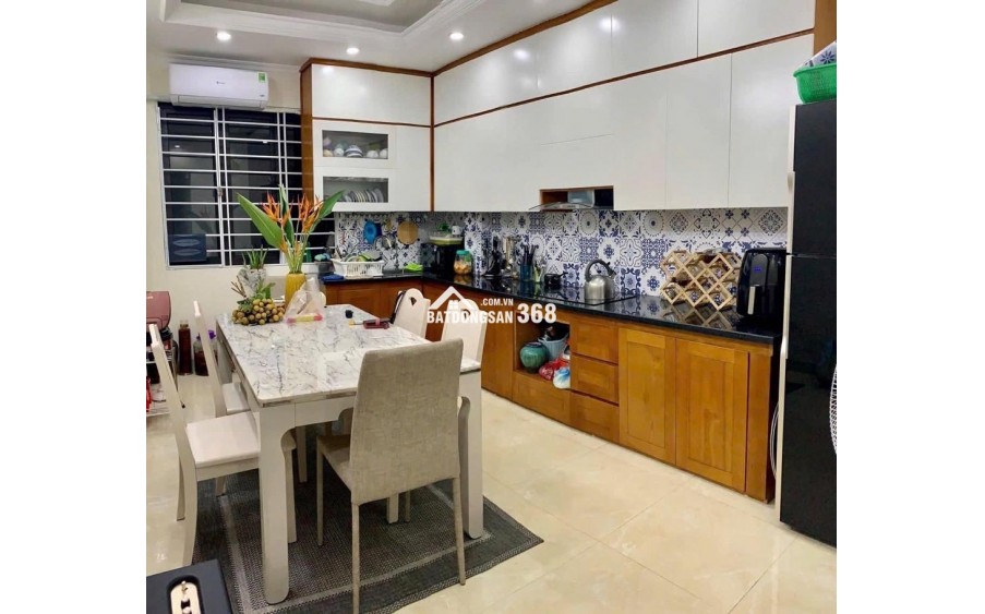 Nhà Thuỵ Phương, 5 tầng, dân xây, xe 45 chỗ đỗ cửa chỉ 6,9 tỷ