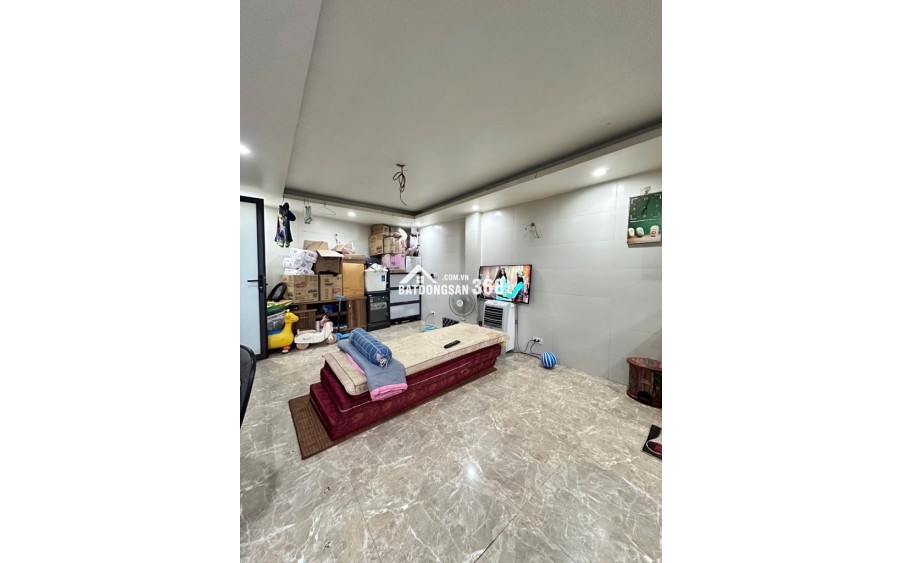 Nhà Mỹ Đình hàng hiếm, dân xây 40m2, 5 tầng, mặt tiền 5m, gần ô tô
