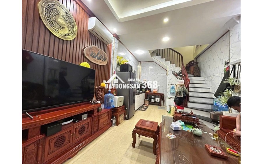 Nhà Mỹ Đình, lô góc, dân xây 40m2, 5 tầng, chào 7.1 tỷ có thương lượng