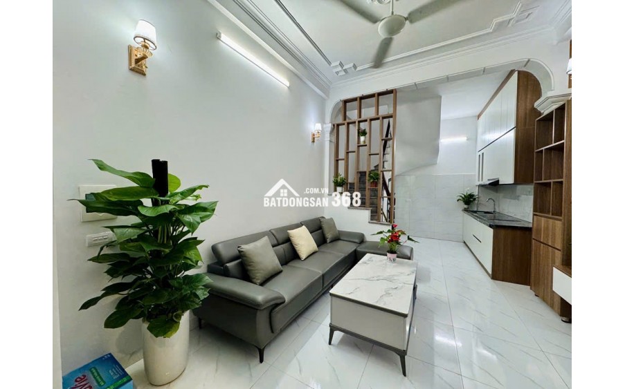 Bán nhà Kim Giang 39 m2 x 5 tầng, 7,25 tỷ, nhà 2 mặt tiền