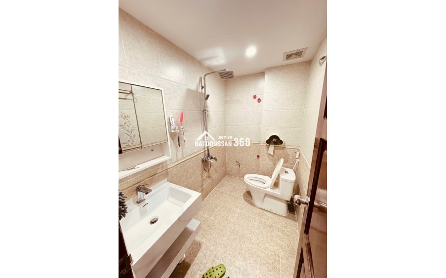 Mặt phố quận Đống Đa – 5 tầng lô góc – Kinh doanh sầm uất – Giá chỉ 10.2 tỷ! lh 0326 213 286
