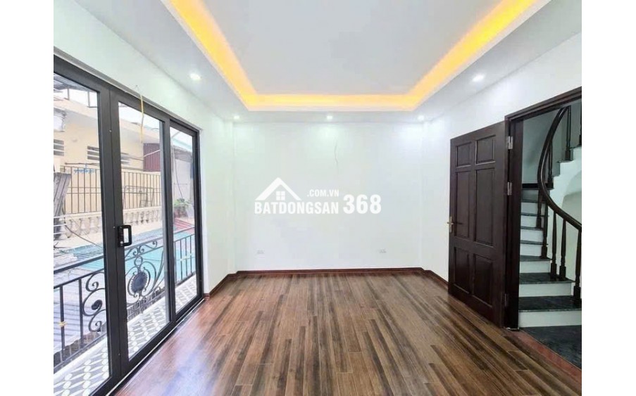Nhà siêu chất tại Kim Giang , vài bước ra phố , 42 m, 5 tầng , 7,15 tỷ