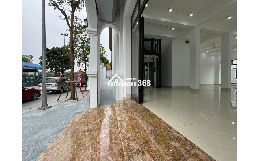 Bán nhà mặt phố Sa Đôi Đại Mỗ Nam Từ Liêm lô góc 3 mặt thoáng diện tích 210m2x 4 tầng MT 15m2 giá nhỉnh 60 tỷ