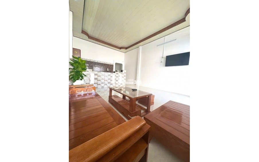 Cần bán nhà mặt tiền 372 Trần Phú, giá 3tỷ350tr, vị trí đẹp, thuận tiện kinh doanh hoặc đầu tư.
 Diện tích: 5m x 20m thổ cư 100%( sau khi trừ qh còn