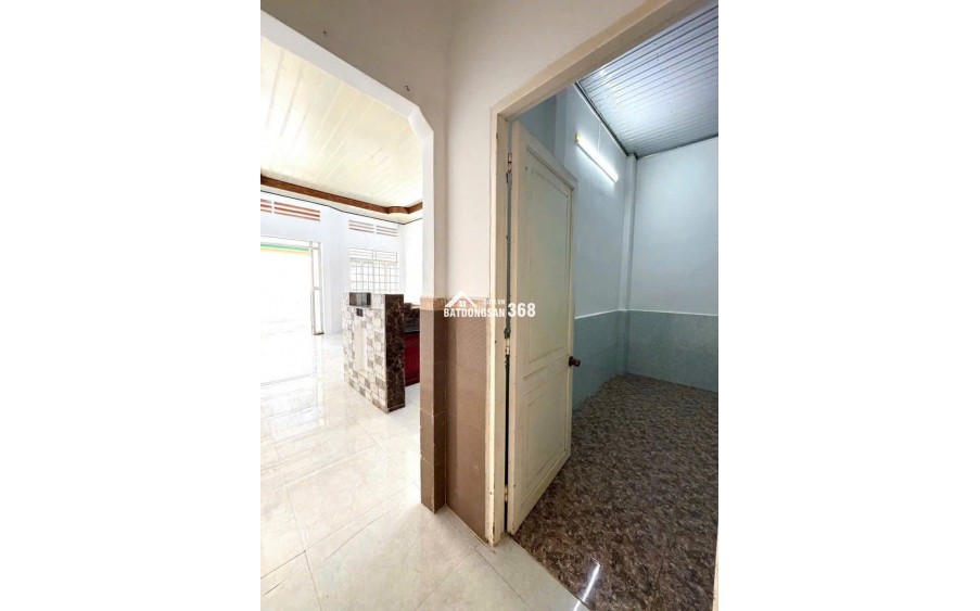 Cần bán nhà mặt tiền 372 Trần Phú, giá 3tỷ350tr, vị trí đẹp, thuận tiện kinh doanh hoặc đầu tư.
 Diện tích: 5m x 20m thổ cư 100%( sau khi trừ qh còn