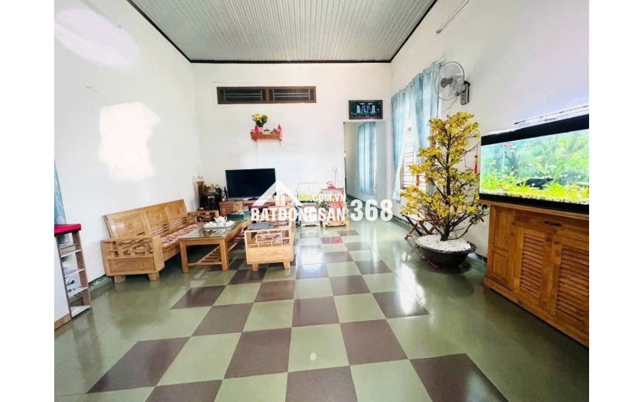 Cần bán Căn Nhà Hẻm 81 Y Wang ngay Bách Hóa Xanh
( NGÃ BA Y WANG - MAI THỊ LỰU )
cách ĐH Tây Nguyên chỉ 300- P. Eatam cũ Giá 2ty750