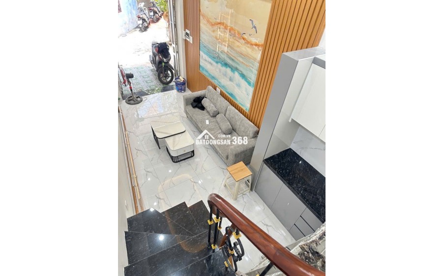 Nhà đẹp , view thoáng gần ĐH Thăng Long , 42 m2 x 5 tầng, mặt tiền 4,5m ,7,42 tỷ