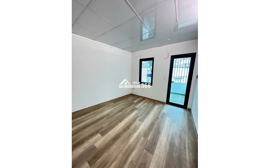 Nhà đẹp , view thoáng gần ĐH Thăng Long , 42 m2 x 5 tầng, mặt tiền 4,5m ,7,42 tỷ