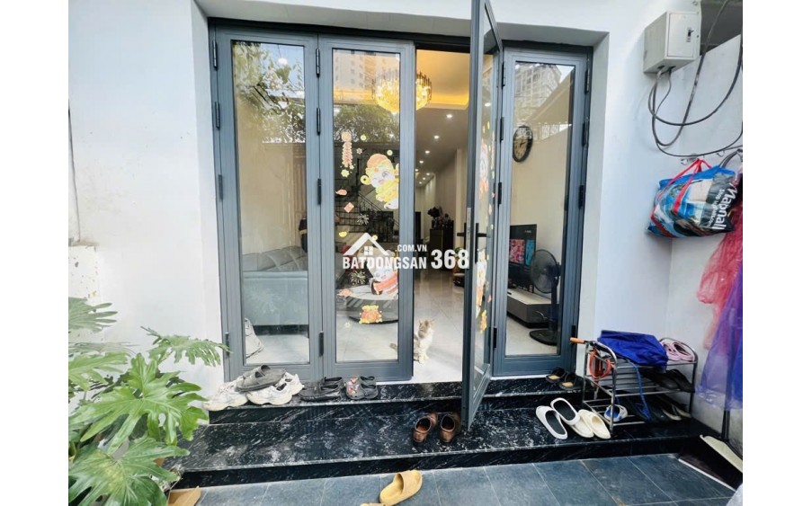 NHÀ ĐẸP LUNG LINH TẠI LẠC LONG QUÂN - OTO 7 CHỖ ĐỖ CỬA - NGÕ THÔNG - THIẾT KẾ HIỆN ĐẠI GIÁ NHỈNH 15 TỶ