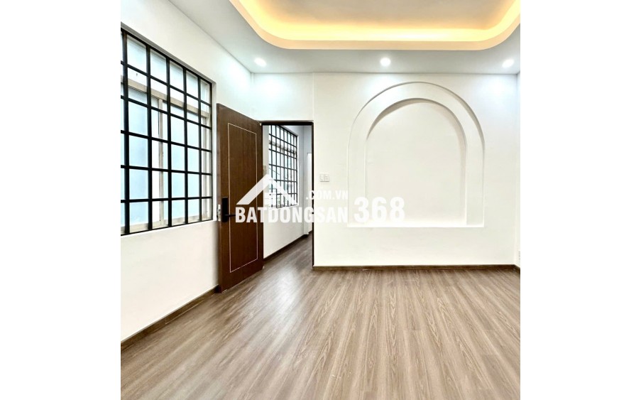 12 Tỷ: ngang 12m- Quận 10 ngay chợ An Đông, Medic Hòa Hảo- nhà 4 Tầng Xe hơi trong nhà. 0933910039