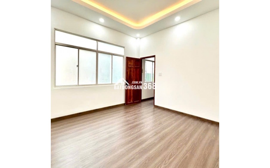 12 Tỷ: ngang 12m- Quận 10 ngay chợ An Đông, Medic Hòa Hảo- nhà 4 Tầng Xe hơi trong nhà. 0933910039