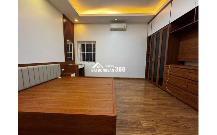 Lạc Long Quân- dân trí cao-tiện ích đầy đủ-thiết kế hiện đại-nhà mới ở ngay-5 tầng giá nhỉnh 10 tỷ.