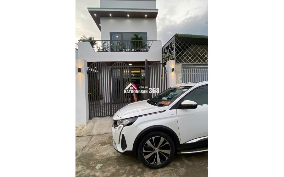BÁN NHÀ MÊ HẺM XE HƠI NÉ NHAU 181 QUANG TRUNG MẶT TIỀN
 Nhà mê kiên cố - thiết kế hiện đại - Full nội  thất : 1 PK - 1 Bếp - 2 PN - sân đậu xe