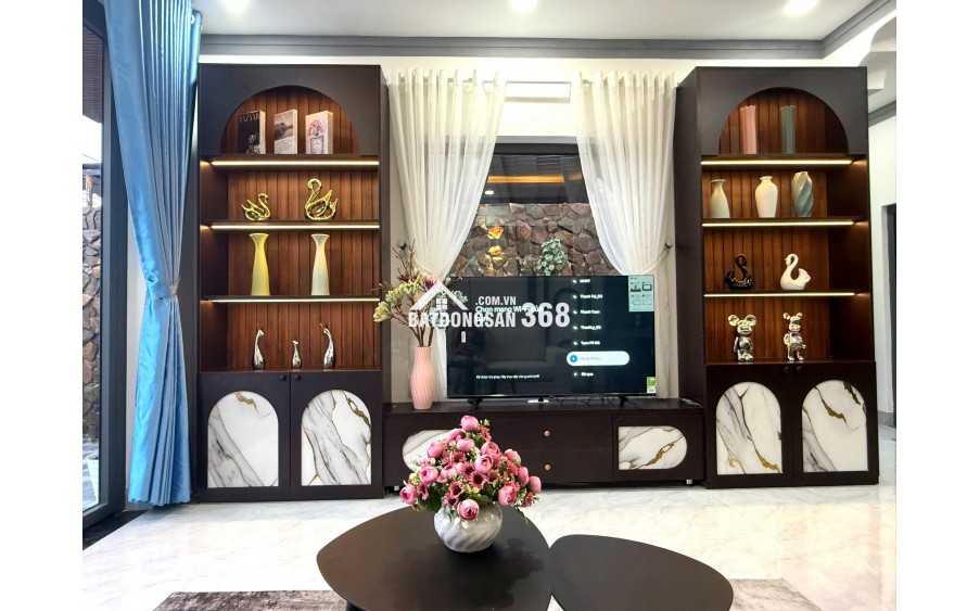 BÁN NHÀ MÊ HẺM XE HƠI NÉ NHAU 181 QUANG TRUNG MẶT TIỀN
 Nhà mê kiên cố - thiết kế hiện đại - Full nội  thất : 1 PK - 1 Bếp - 2 PN - sân đậu xe