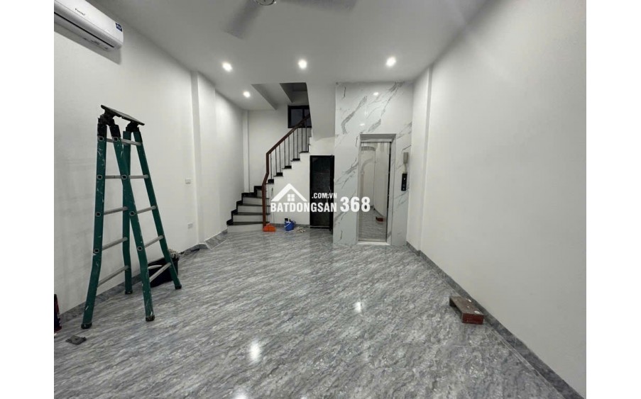 Nhà Tứ Liên - Tây Hồ - 5 tầng - thang máy - chuẩn công năng, về ở luôn giá 9,4 tỷ