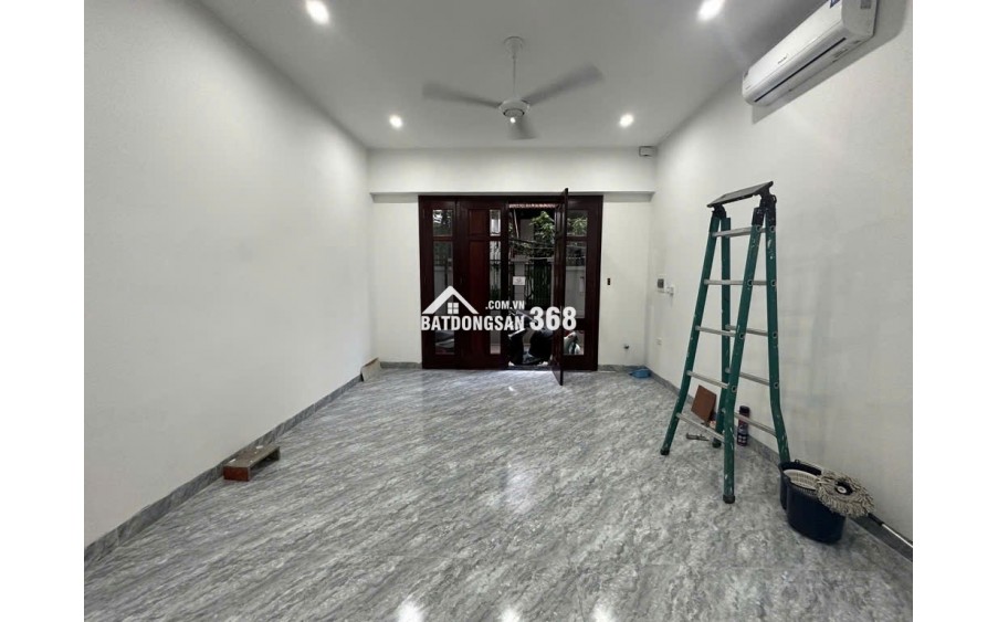 Nhà Tứ Liên - Tây Hồ - 5 tầng - thang máy - chuẩn công năng, về ở luôn giá 9,4 tỷ