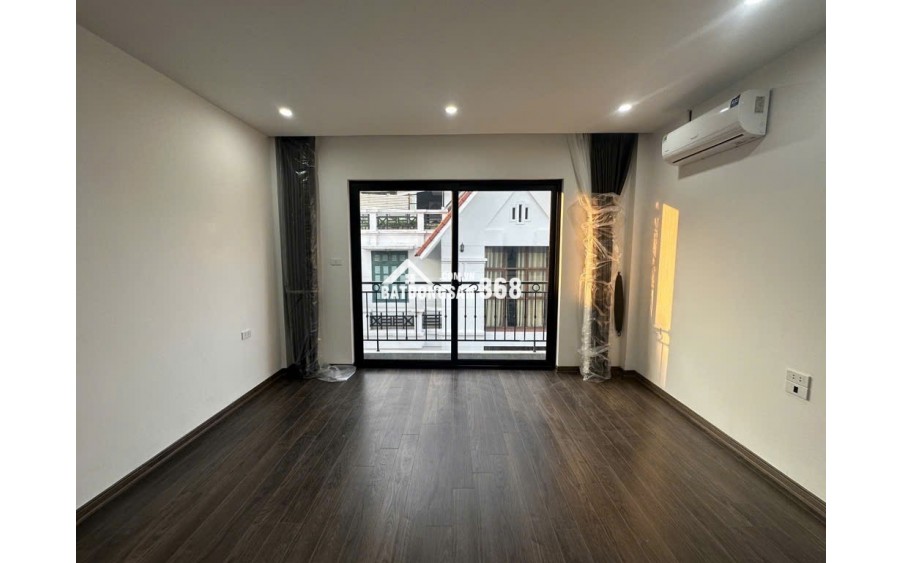 Nhà Tứ Liên - Tây Hồ - 5 tầng - thang máy - chuẩn công năng, về ở luôn giá 9,4 tỷ