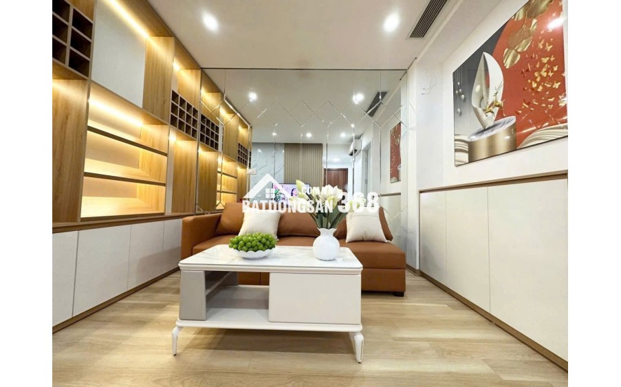 Căn tập thể phố Thọ Lão Hai Bà Trưng dt 120m2 giá chỉ có 2,25 tỷ nhà đẹp long lanh