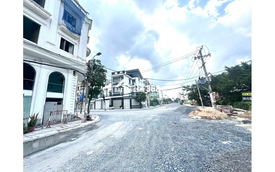 NHÀ MẶT PHỐ Căn Góc Huỳnh Thị Đồng , NHÀ BÈ - 56M2, 4 TẦNG, 4 PHÒNG NGỦ - GIÁ CHỈ 7.3 TỶ!